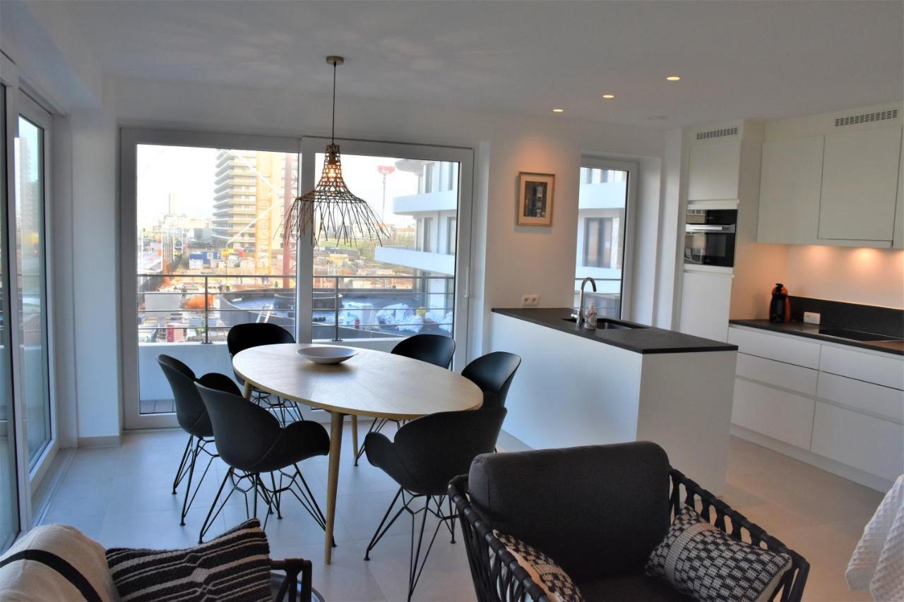 אוסטנדה Lichtrijk 2-Slaapkamerappartement Met Zeezicht En Gratis Parking מראה חיצוני תמונה
